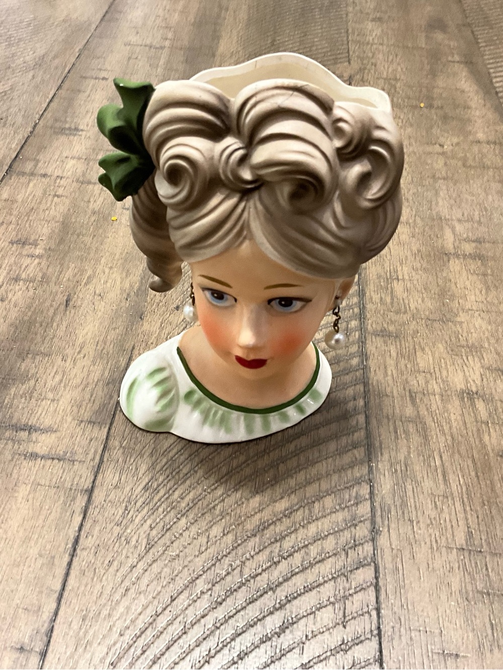 Inarco E3662 Sophisticated Teen Lady Head Vase Green Dress Bow Earrings